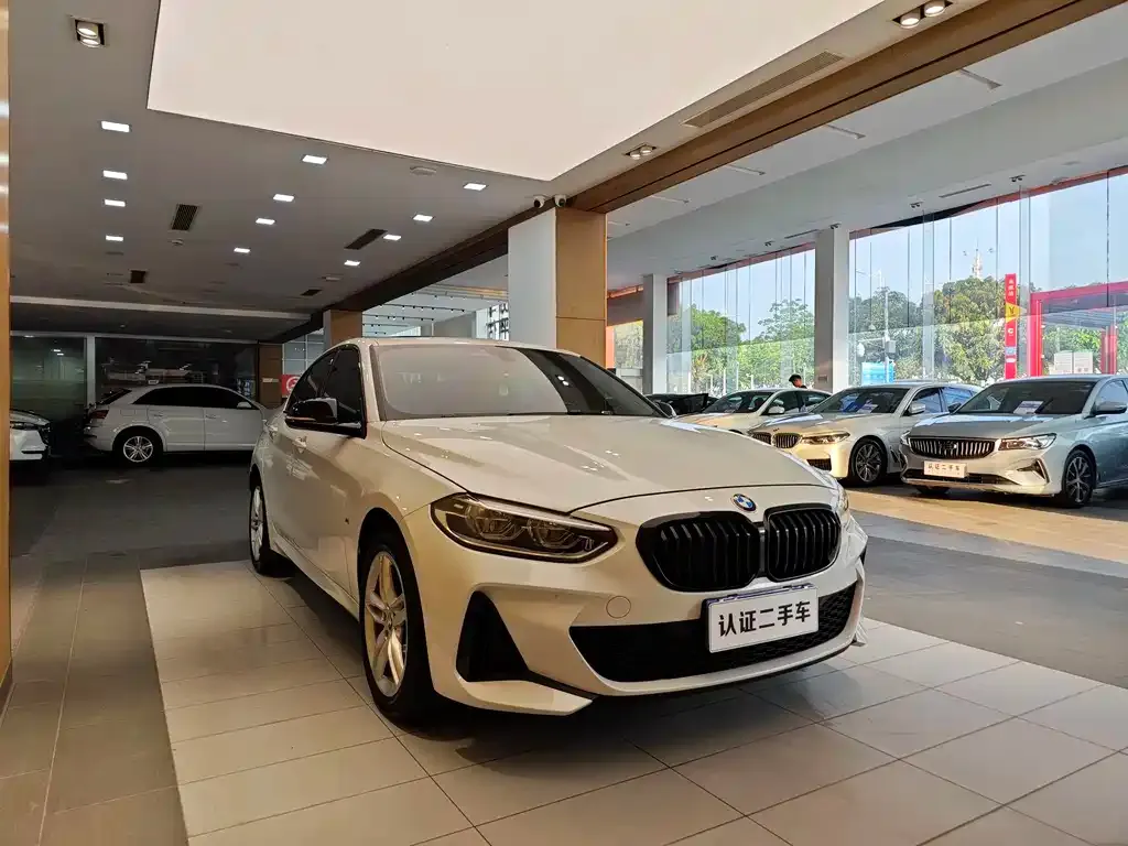 BMW 1 Series 2021 из CN, фото 4