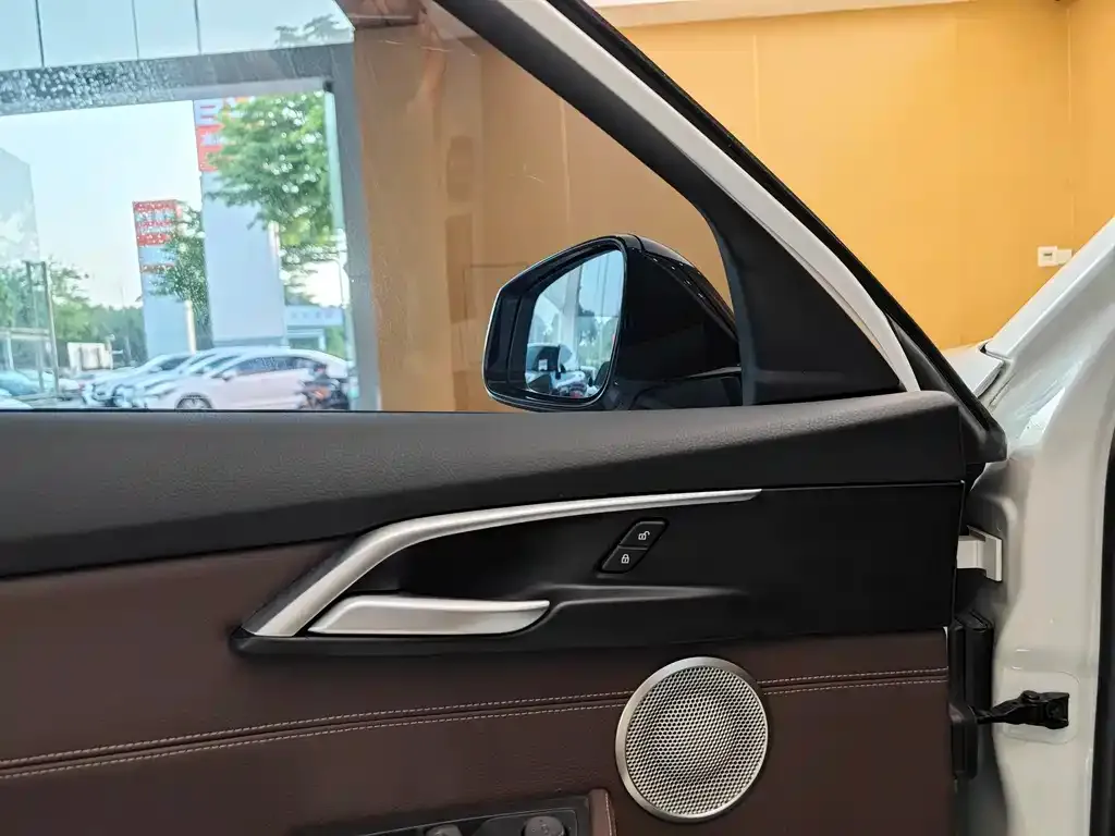BMW 1 Series 2021 из CN, фото 10