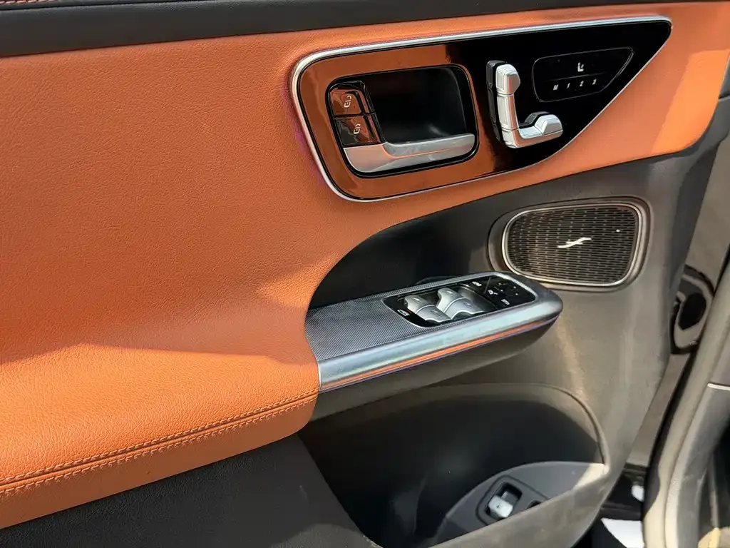 Mercedes-Benz GLC PHEV 2025 из CN, фото 5