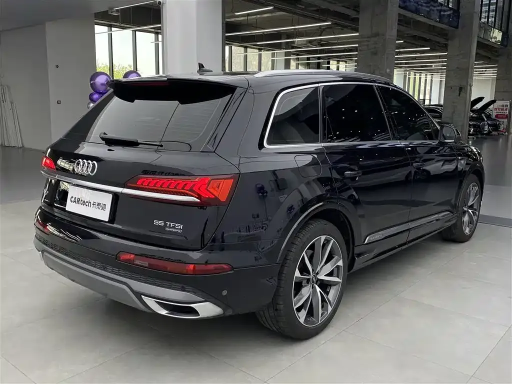 Audi Q7 — фото 6