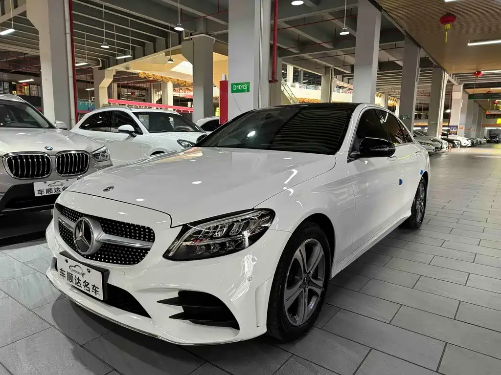 Mercedes-Benz C-Class — фото 1