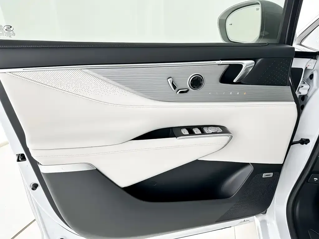 Buick GL8 Hybrid — фото 7