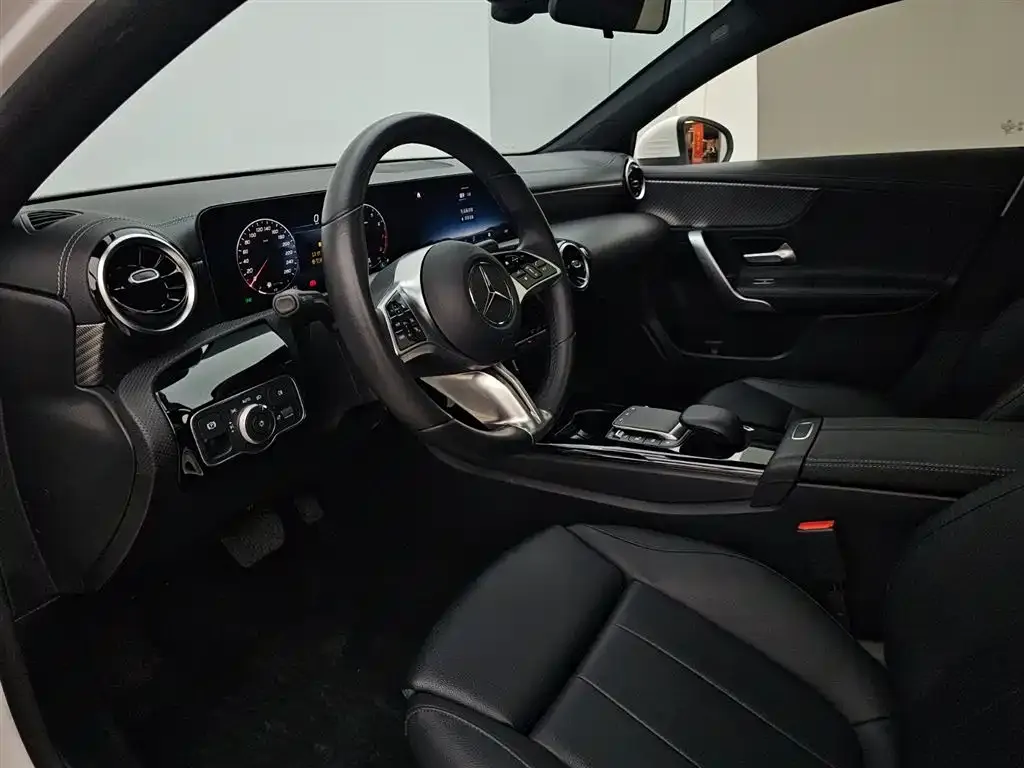 Mercedes-Benz A-Class — фото 10
