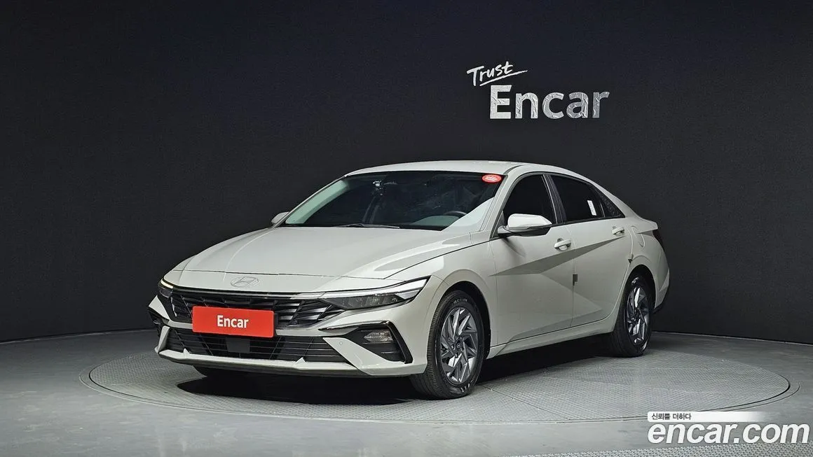 Hyundai AVANTE — фото 1