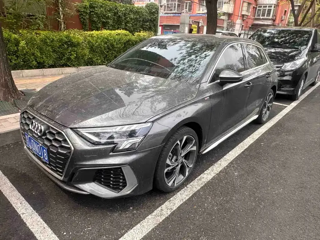 Audi A3 — фото 1