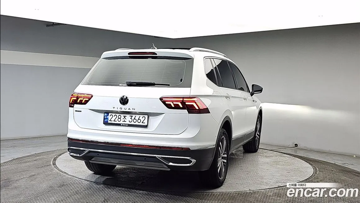Volkswagen Tiguan — фото 5