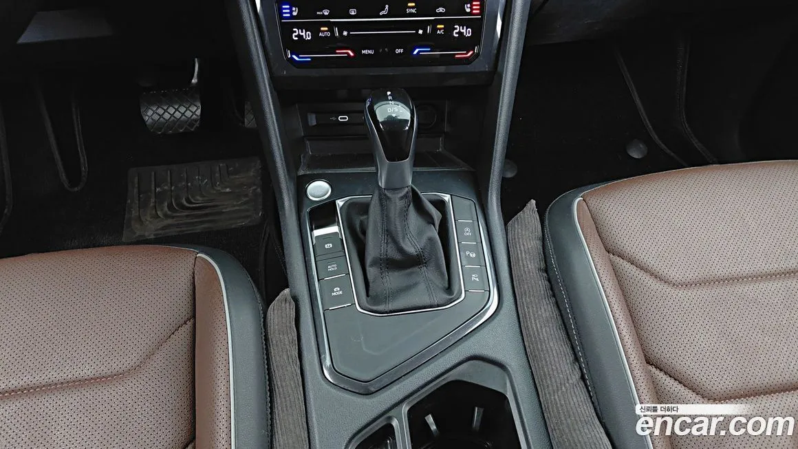 Volkswagen Tiguan — фото 9