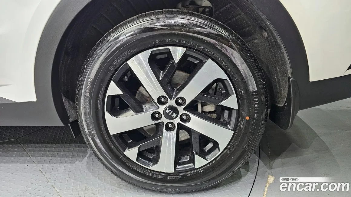 Kia Sorento — фото 7