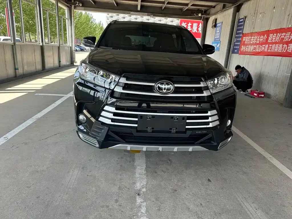 Toyota Highlander — фото 6
