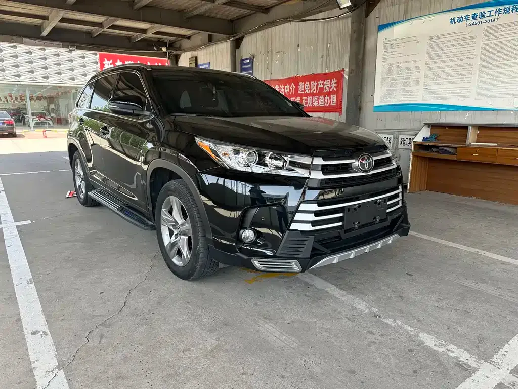Toyota Highlander — фото 8