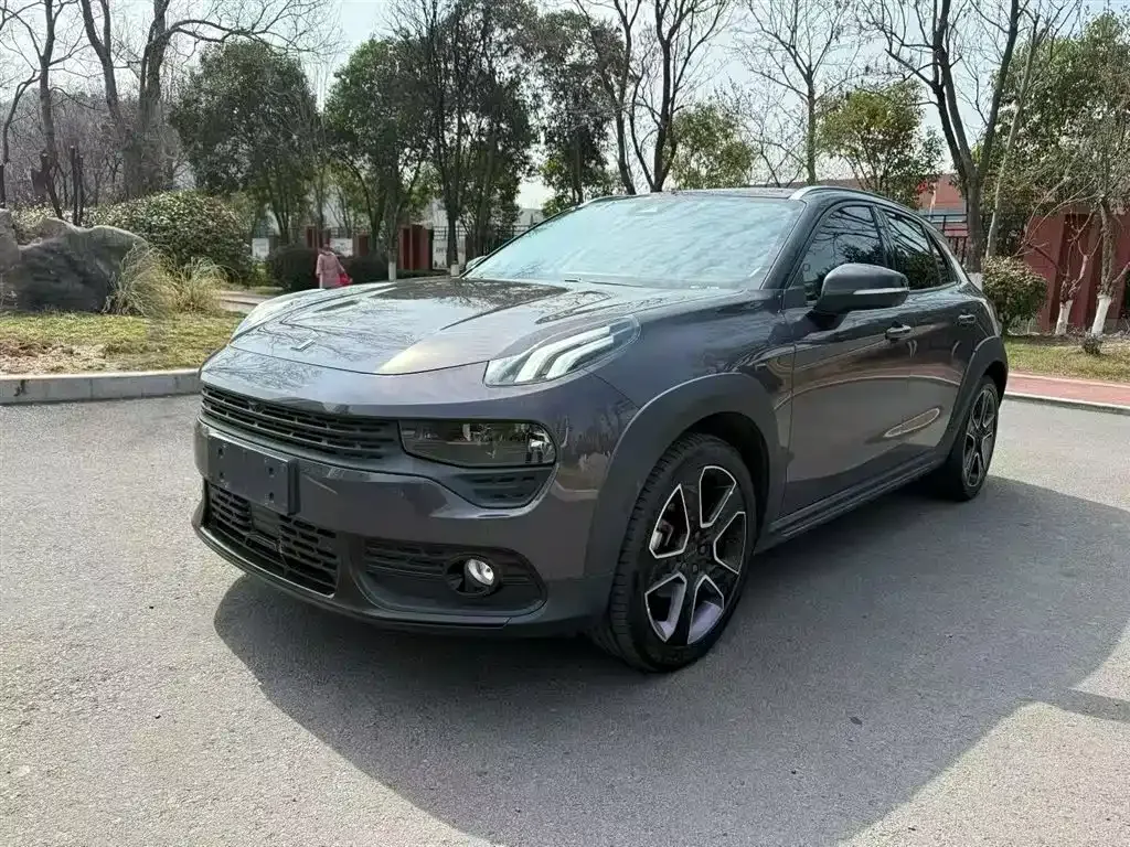 Lynk & Co 02