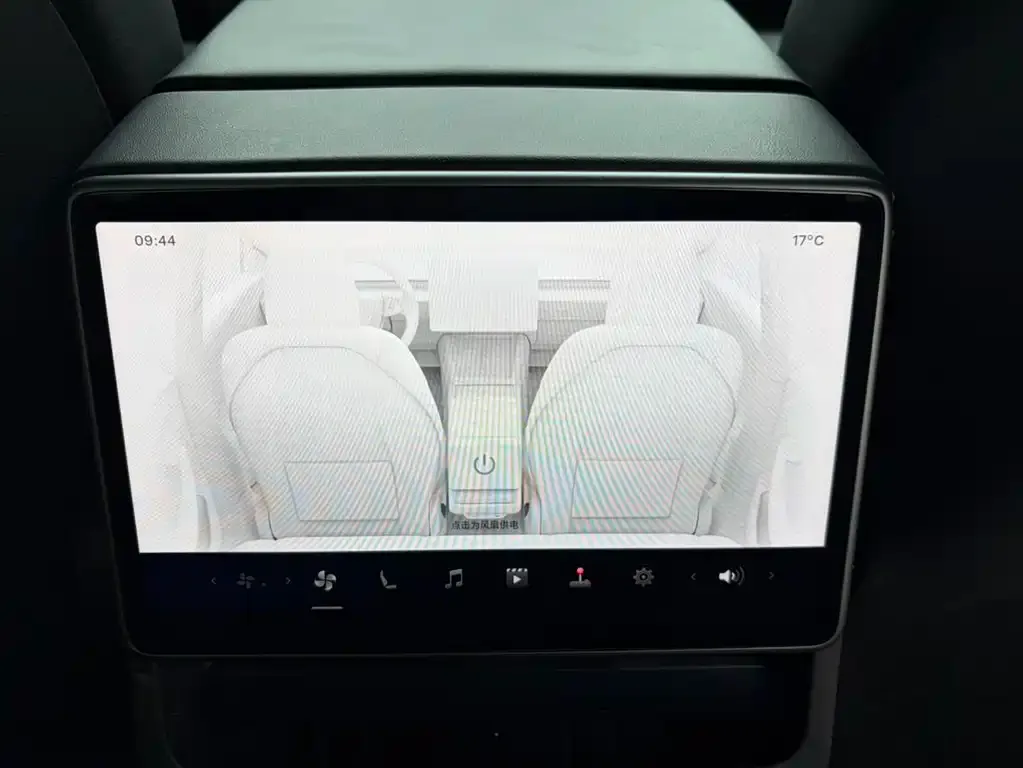 Tesla Model 3 — фото 3