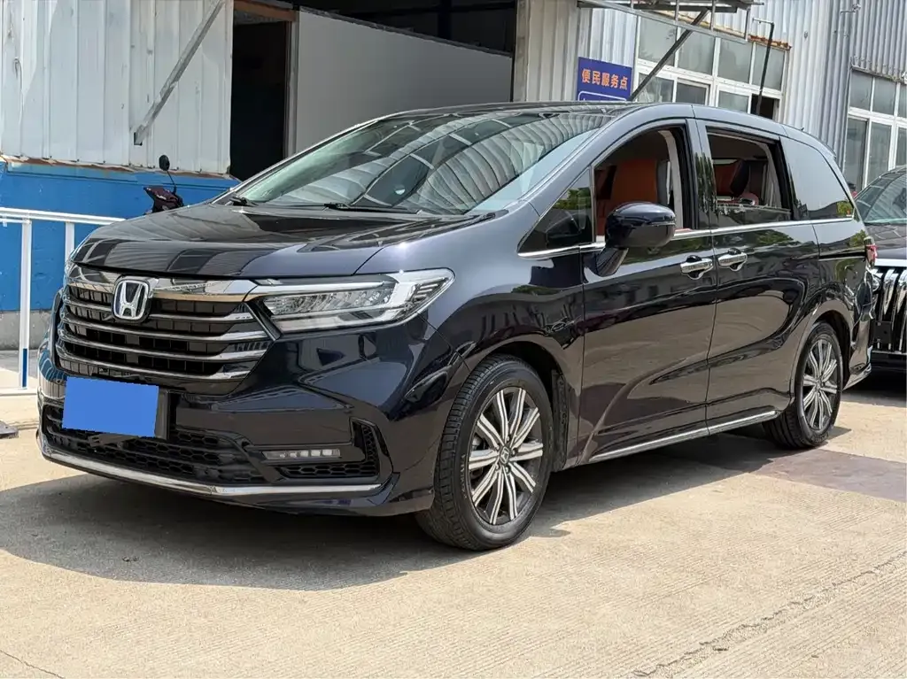 Honda Odyssey — фото 1