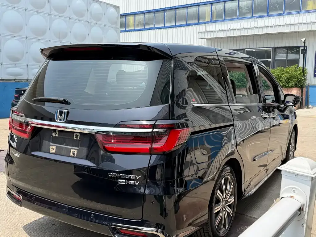 Honda Odyssey — фото 10