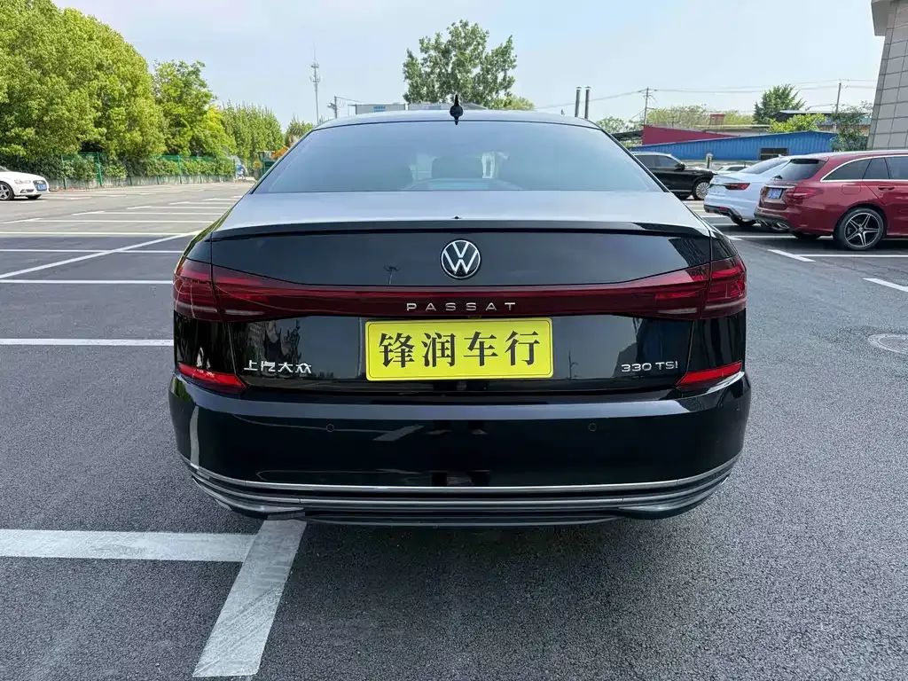 Volkswagen Passat — фото 10