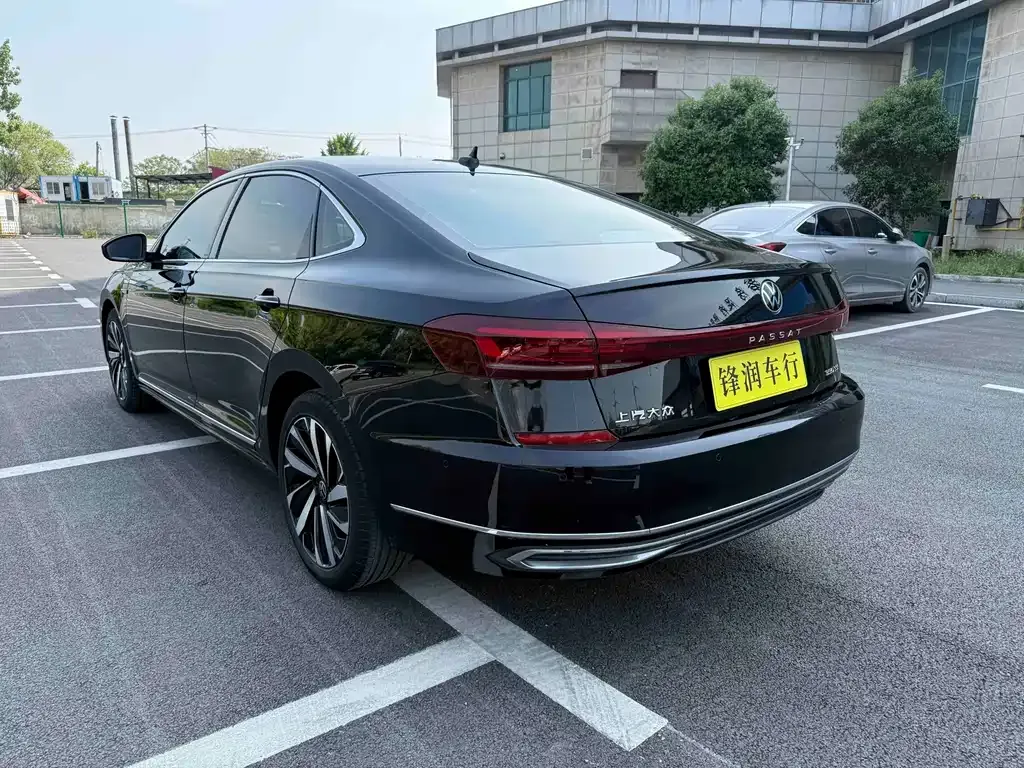 Volkswagen Passat — фото 6