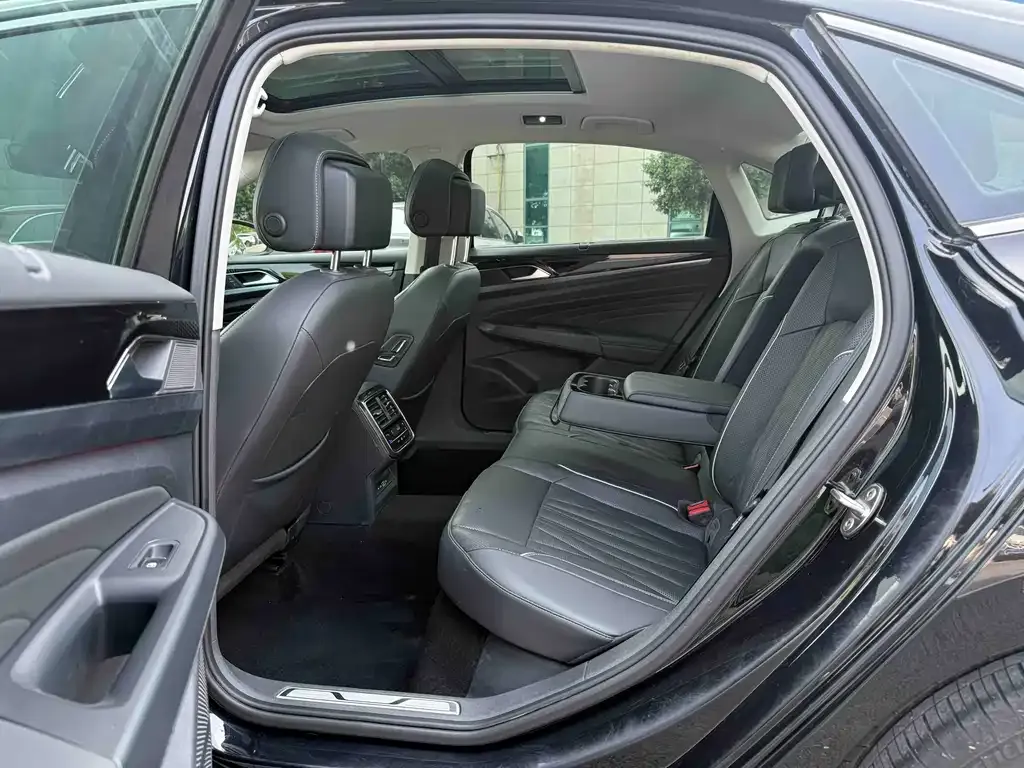 Volkswagen Passat — фото 4