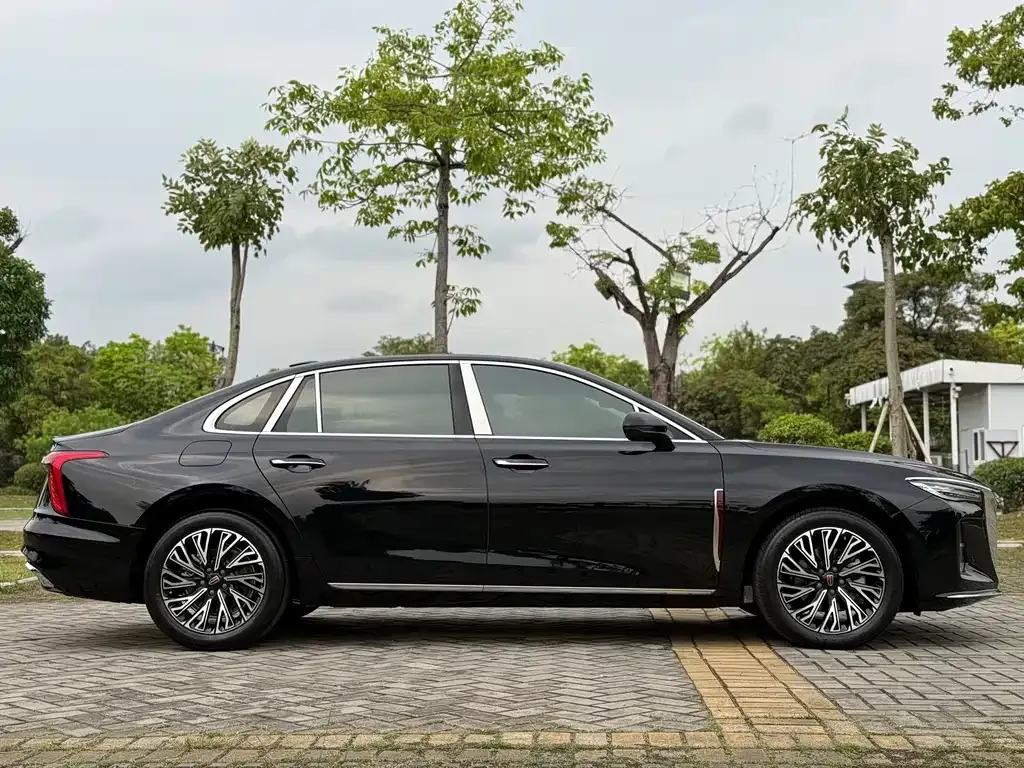 Hongqi H5 — фото 10