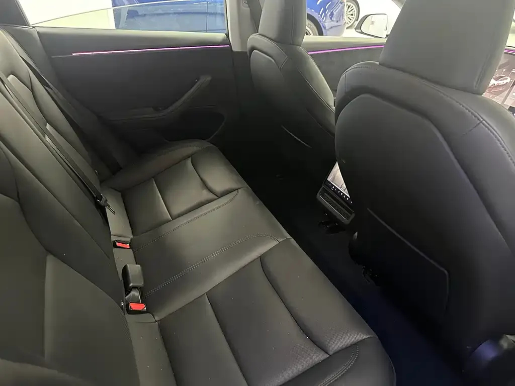 Tesla Model 3 — фото 3