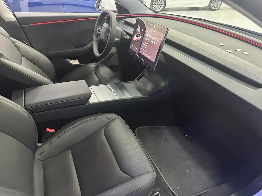 Tesla Model 3 — фото 4
