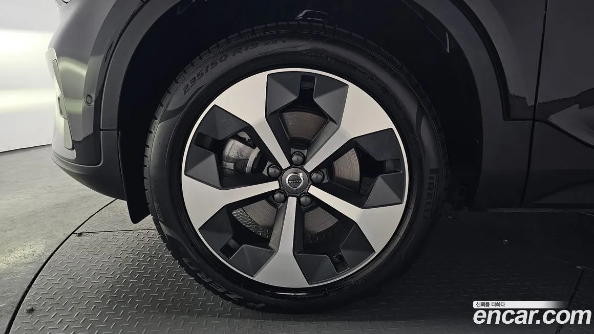 Volvo XC40 2025 из KR, фото 10