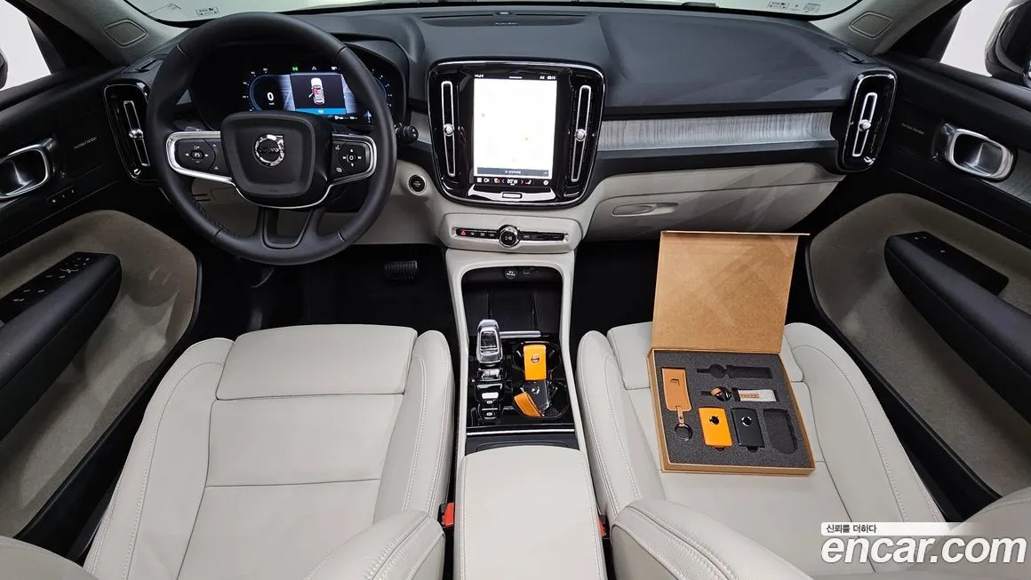 Volvo XC40 2025 из KR, фото 4