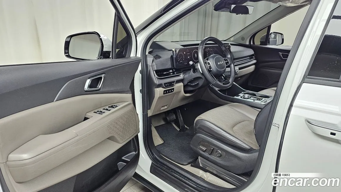 Kia Carnival — фото 10
