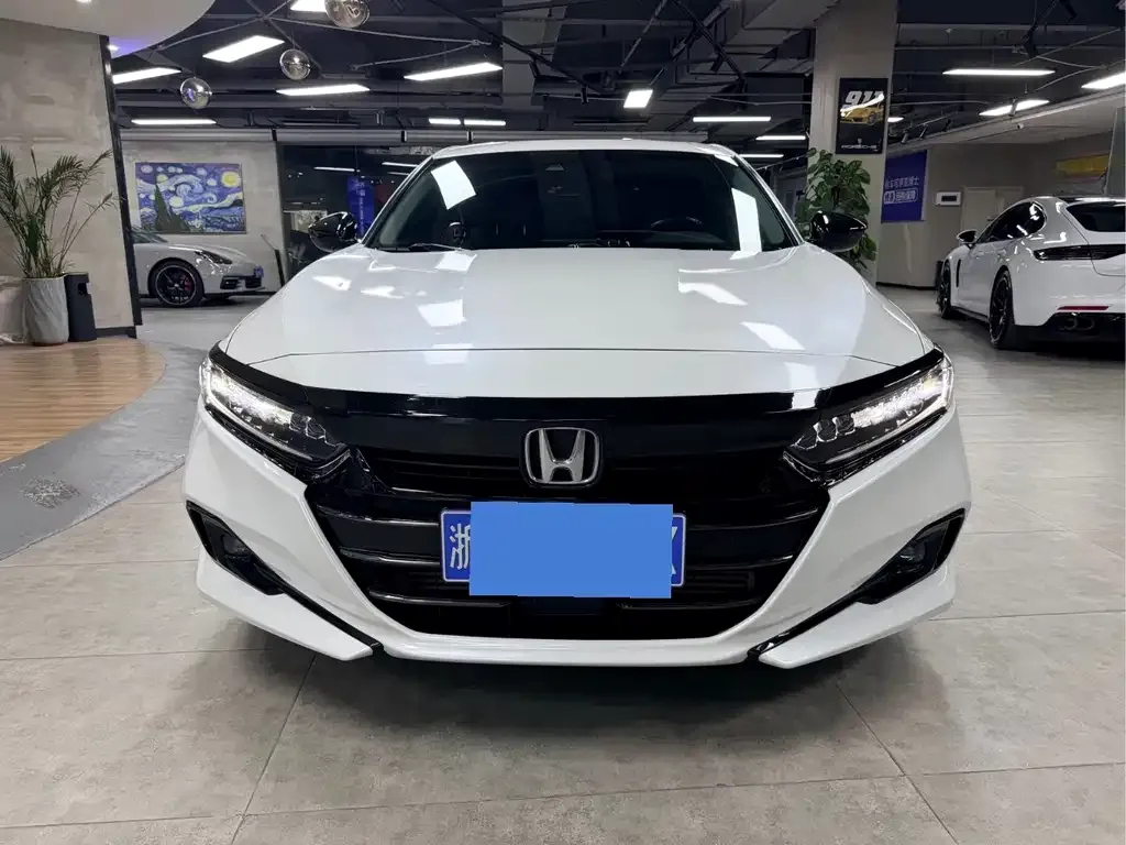 Honda Accord — фото 7