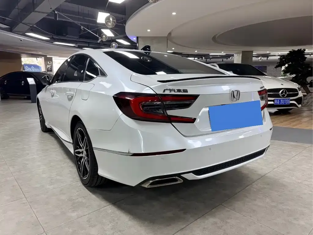 Honda Accord — фото 2