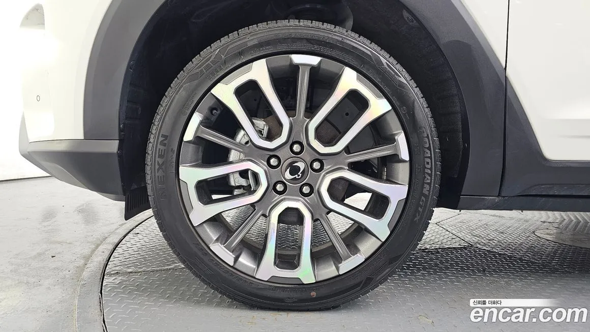 KG Mobility (Ssangyong) Torres — фото 8