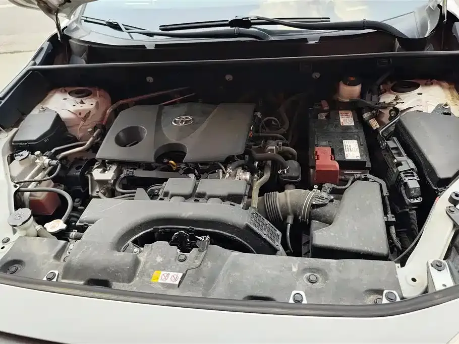 Toyota RAV4 — фото 7