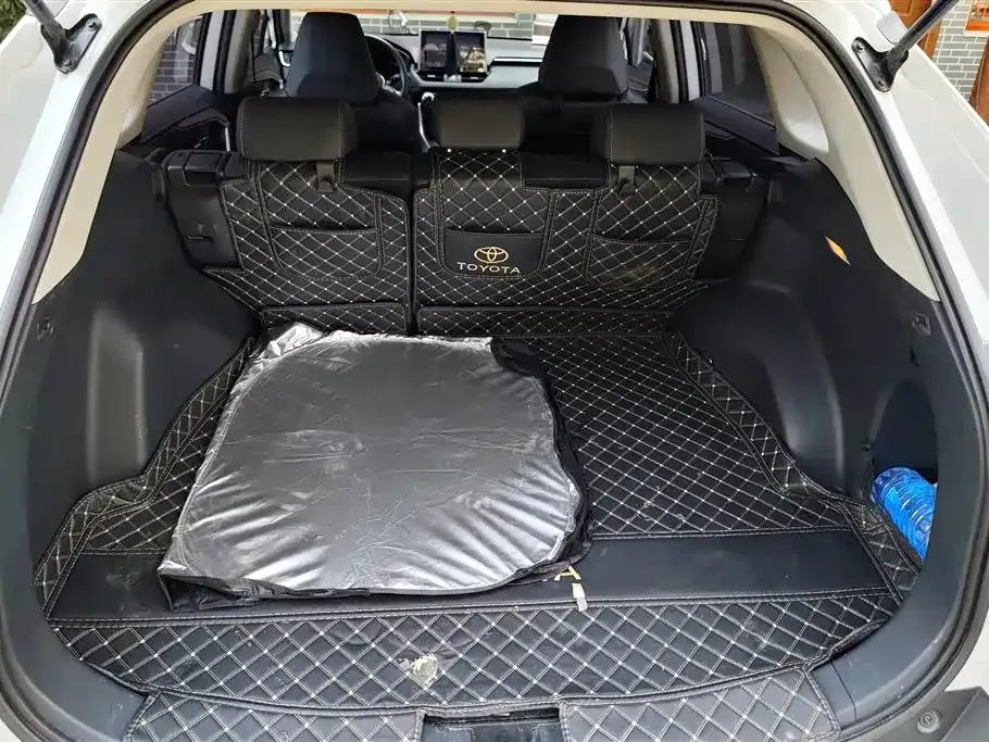 Toyota RAV4 — фото 9