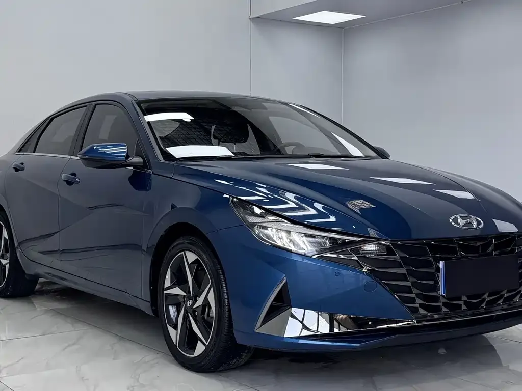 Hyundai Elantra — фото 7