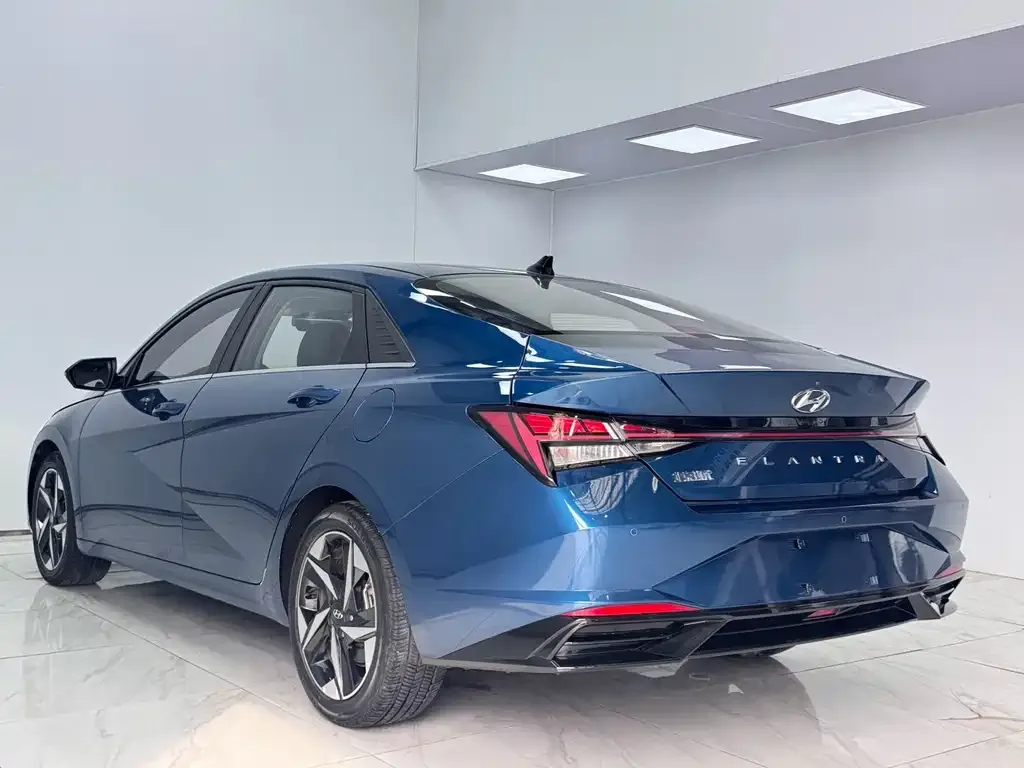 Hyundai Elantra — фото 9