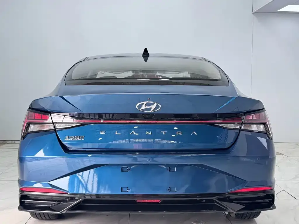 Hyundai Elantra — фото 10