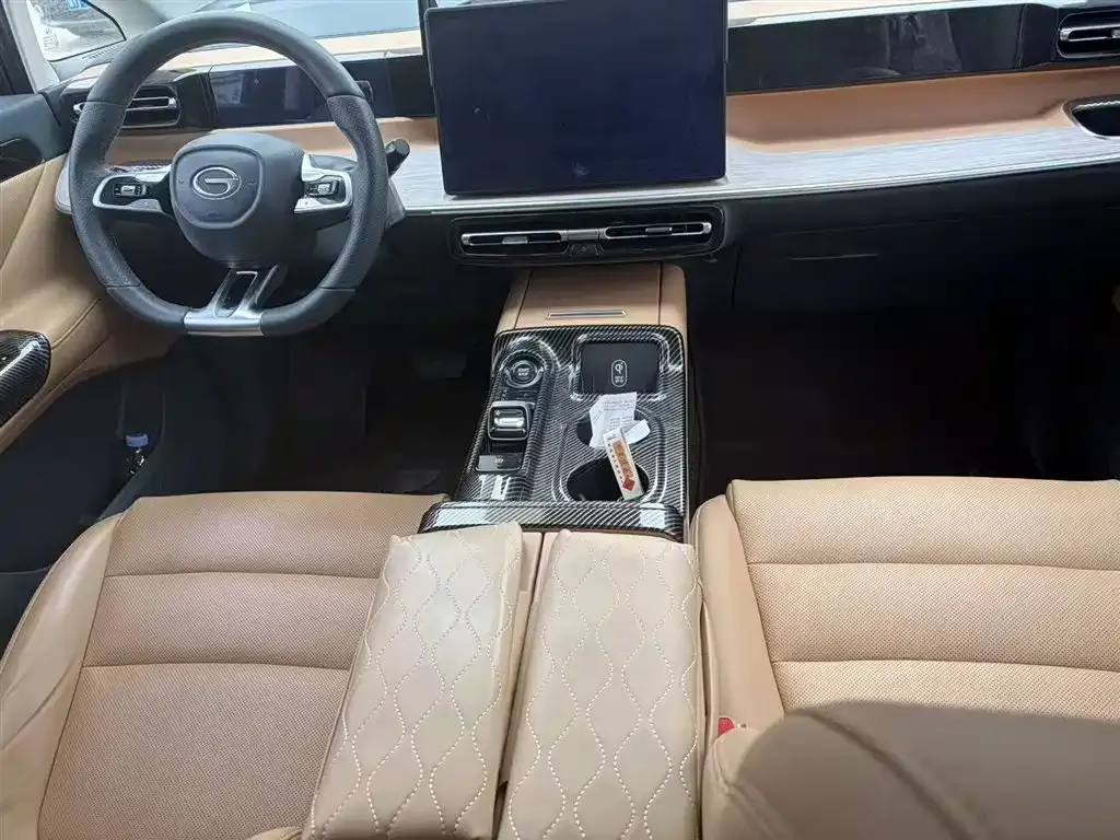 GAC Motor E8 Hybrid — фото 6