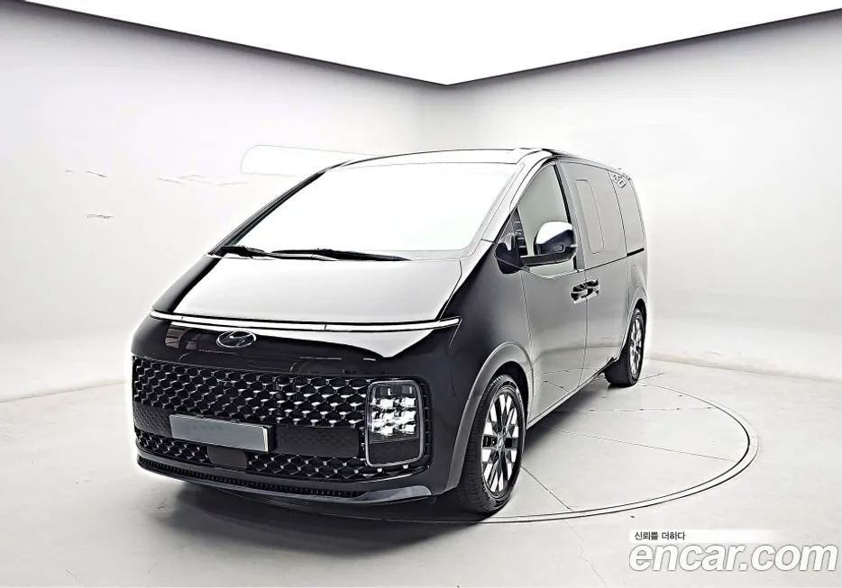 Hyundai Staria