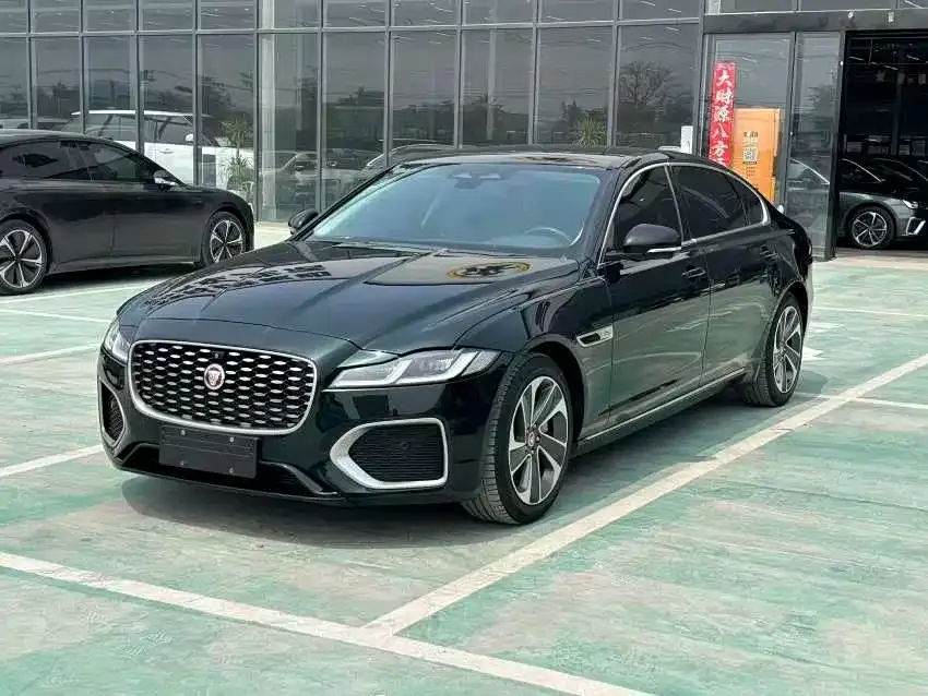 Jaguar XFL — фото 1
