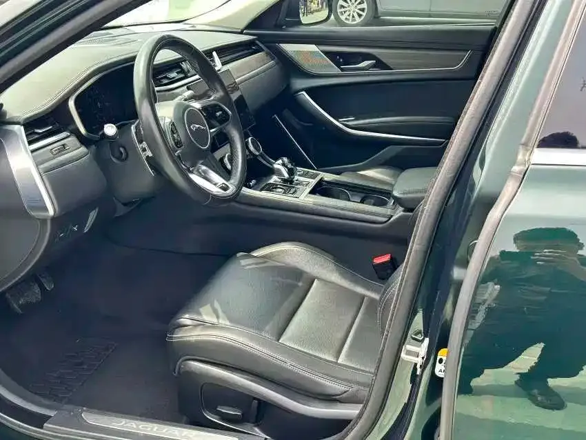 Jaguar XFL — фото 10