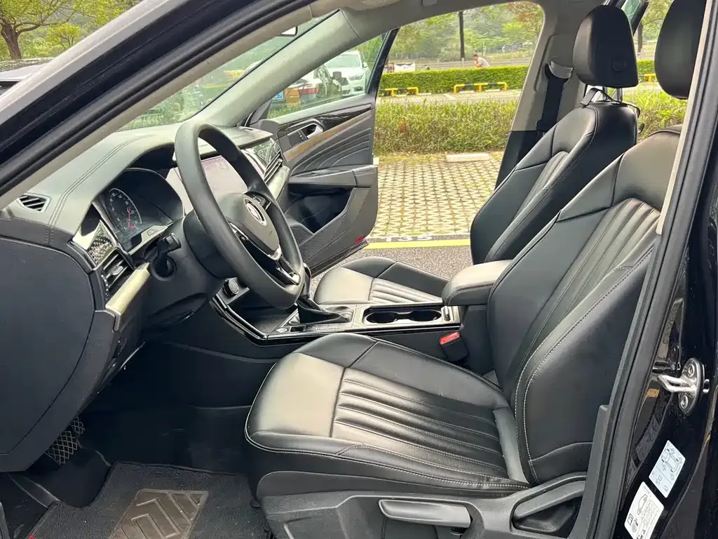 Volkswagen Passat 2021 из CN, фото 5