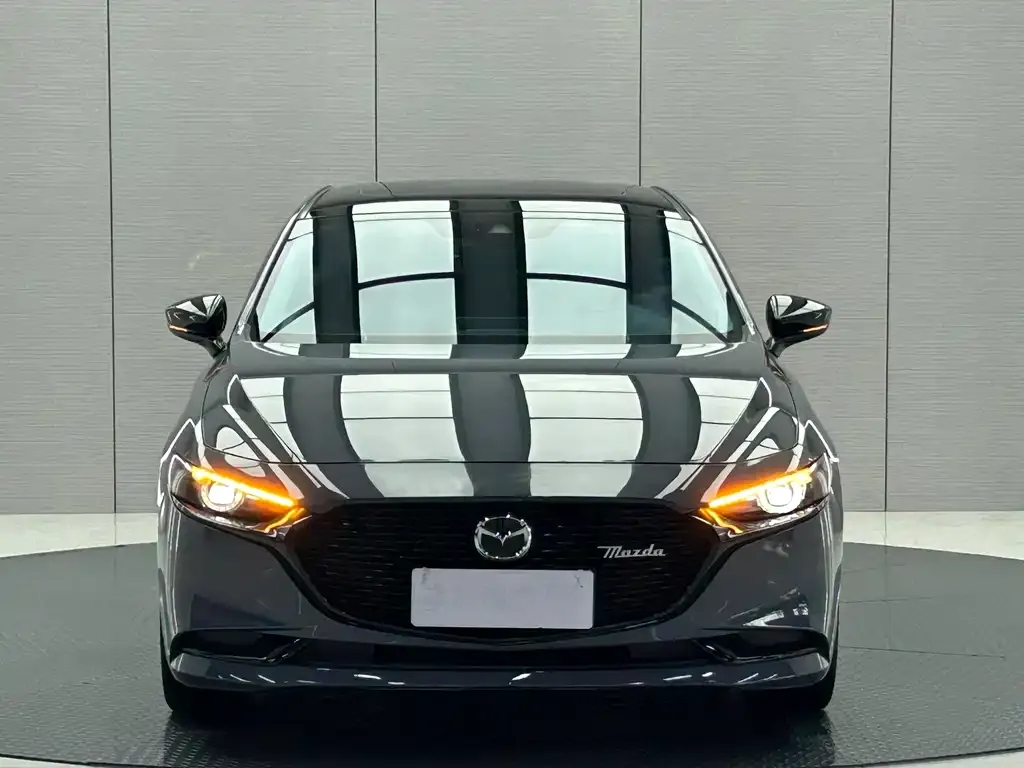 Mazda 3 Axela — фото 4