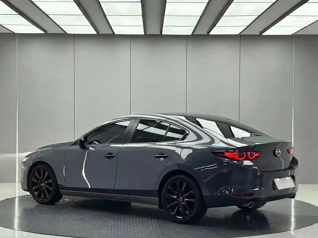 Mazda 3 Axela — фото 3