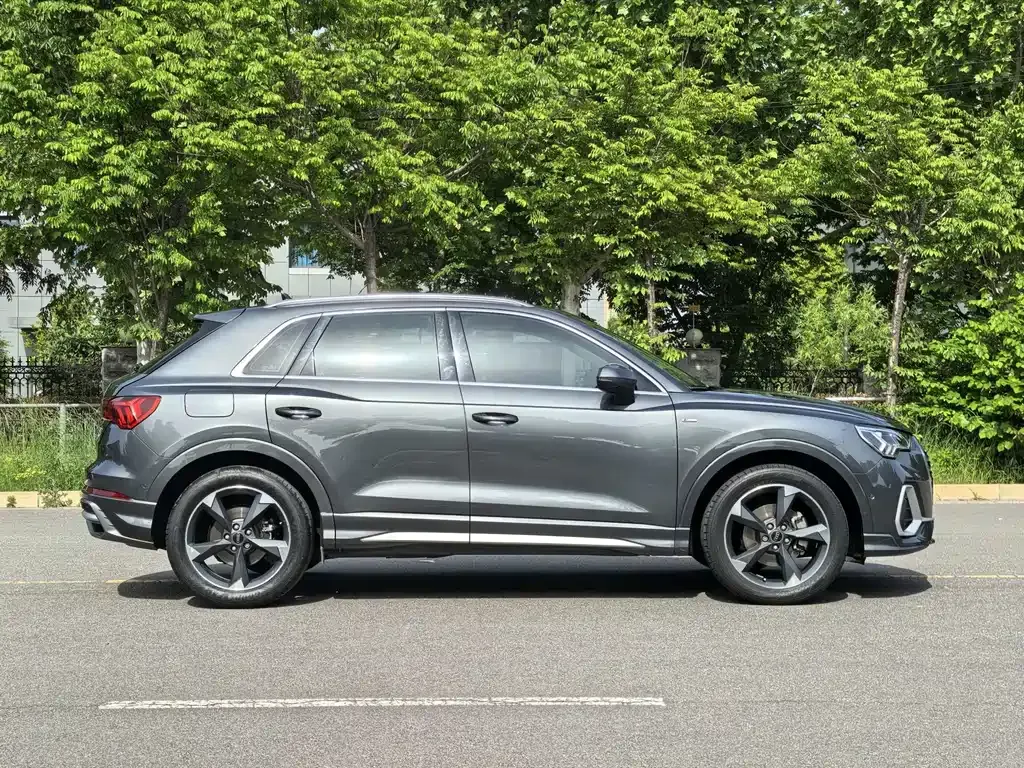 Audi Q3 — фото 10