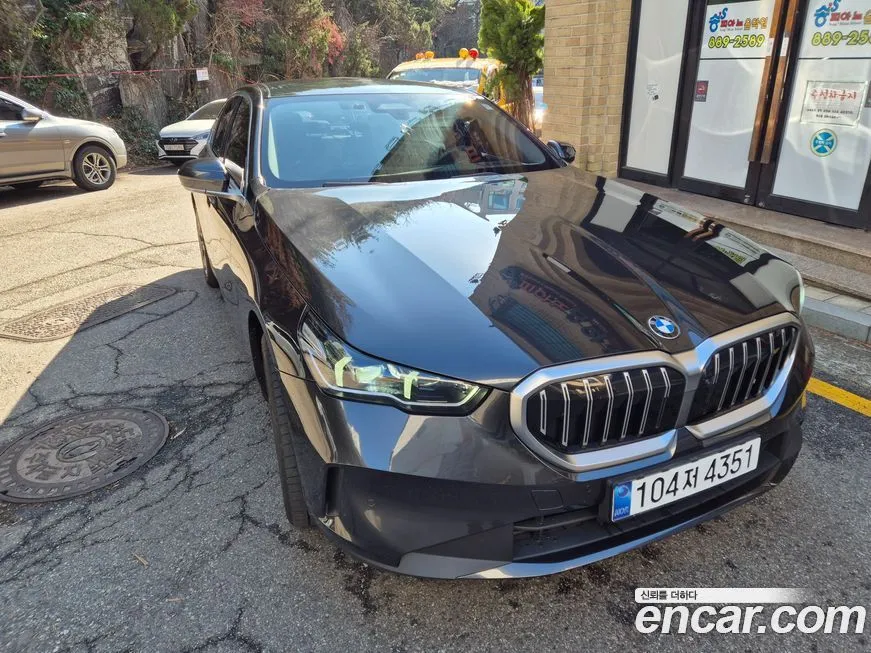 BMW 5-Series 2024 из KR, фото 2