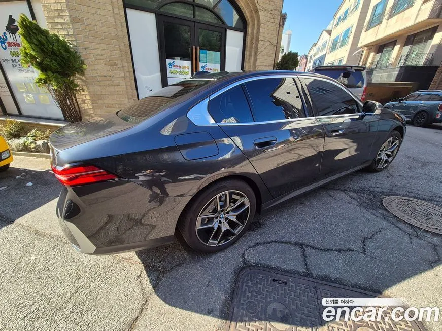 BMW 5-Series 2024 из KR, фото 7