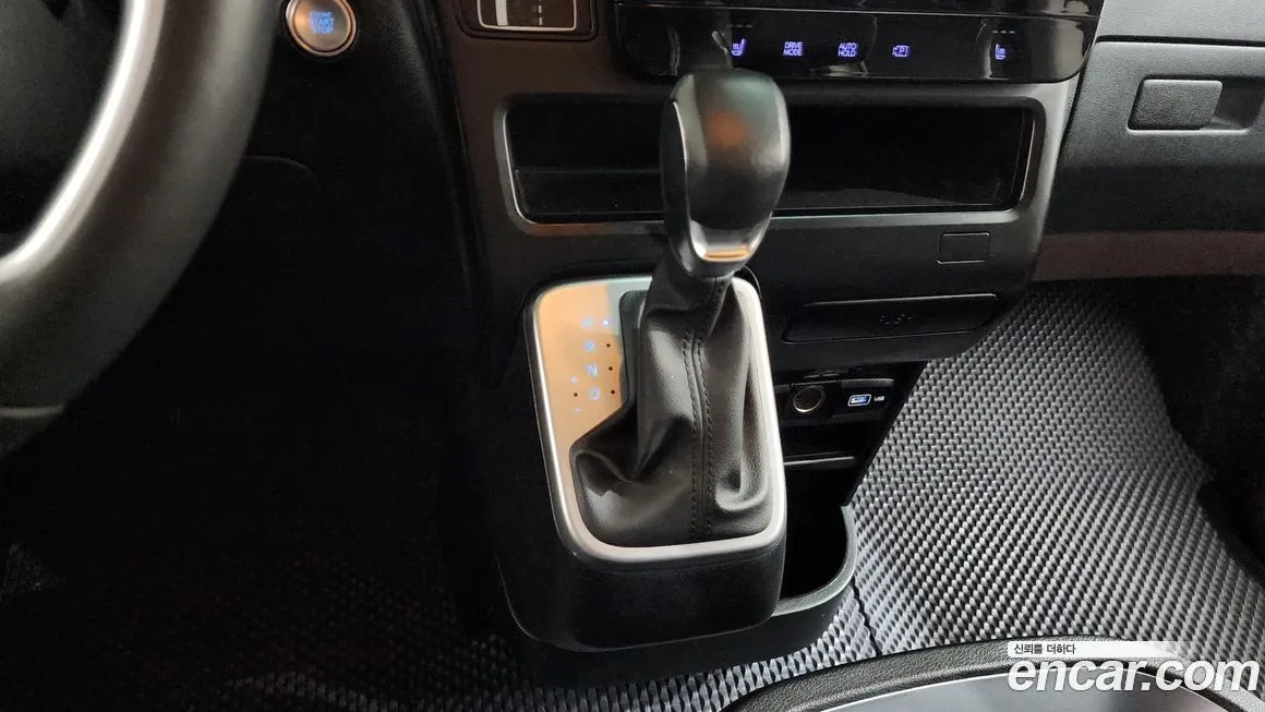 Hyundai Staria — фото 3