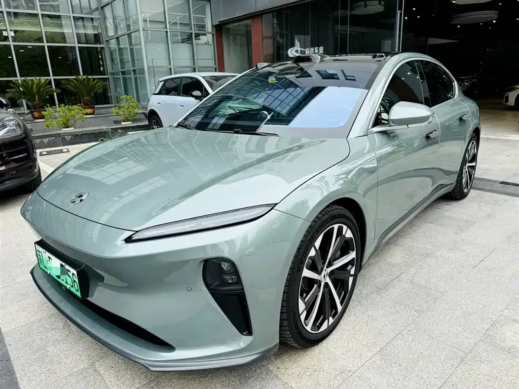 NIO ET5