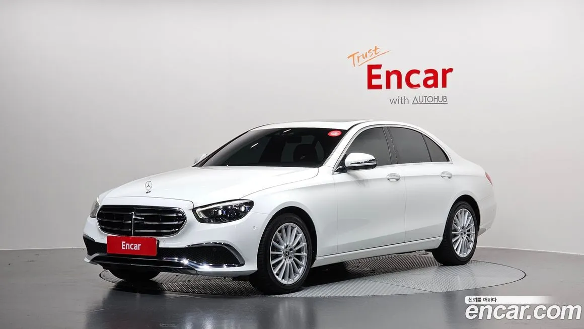 Mercedes-Benz E-Class — фото 1
