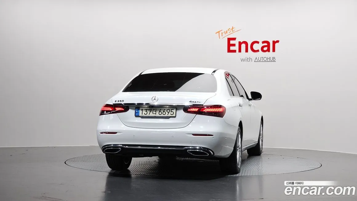 Mercedes-Benz E-Class — фото 10
