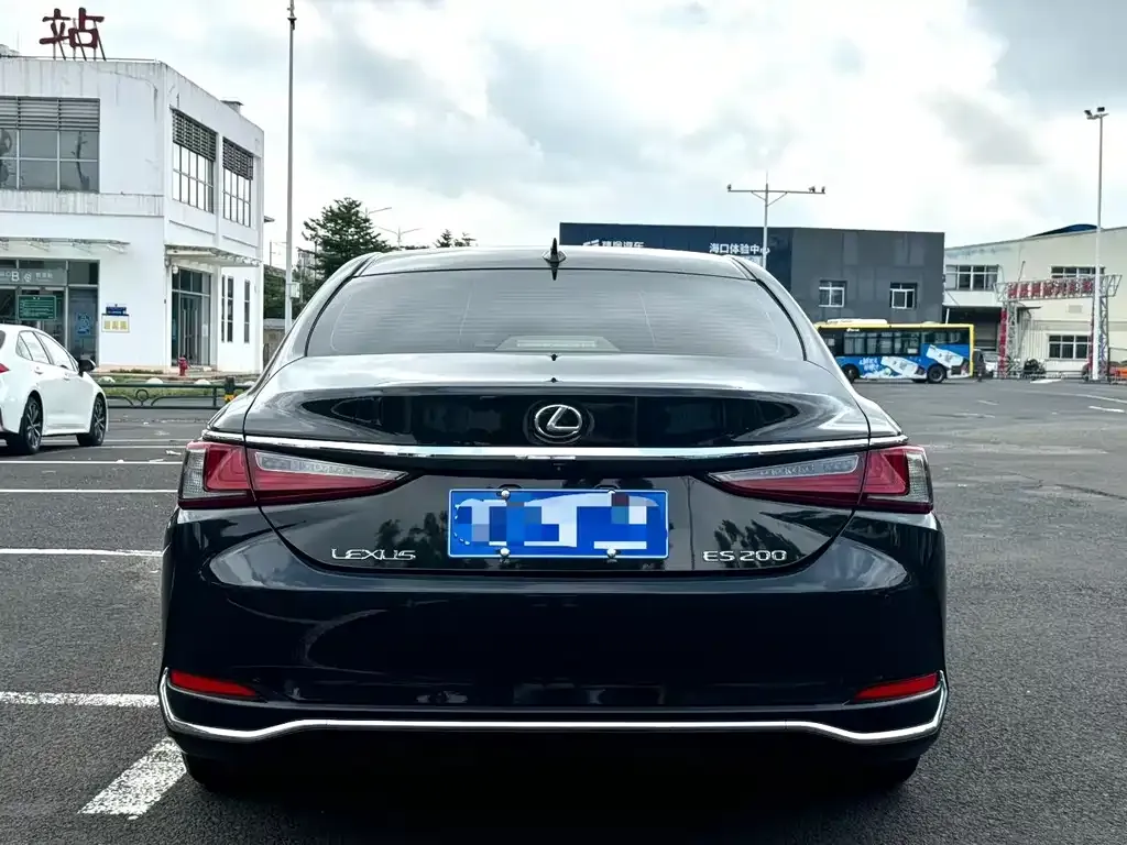 Lexus ES 2024 из CN, фото 2
